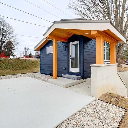 East Jordan Vacation Rental On Lake Charlevoix! Exterior photo