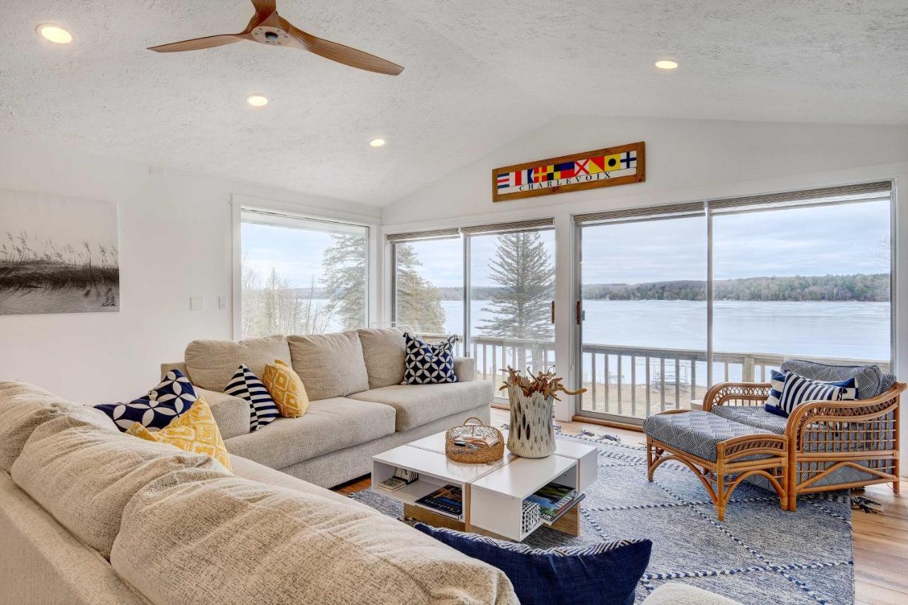 East Jordan Vacation Rental On Lake Charlevoix! Exterior photo
