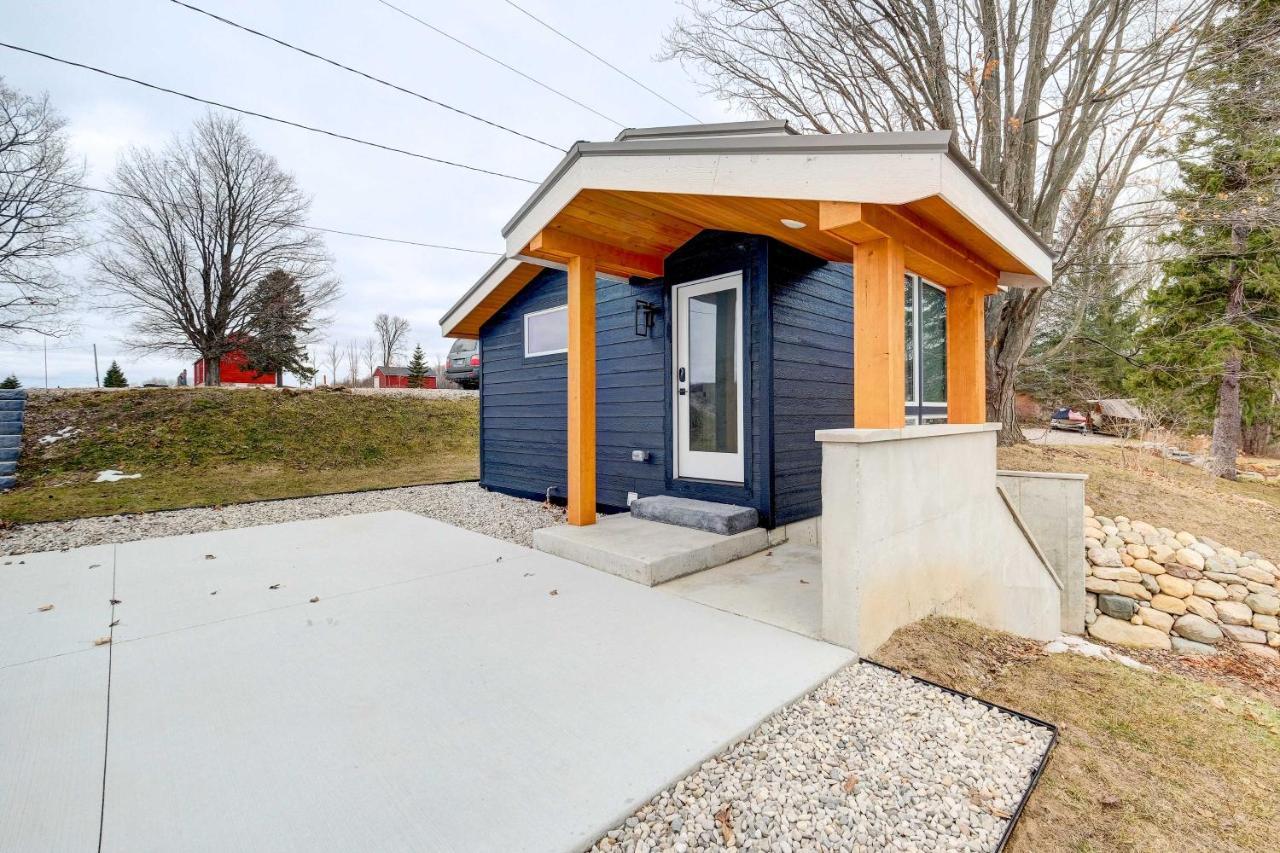 East Jordan Vacation Rental On Lake Charlevoix! Exterior photo