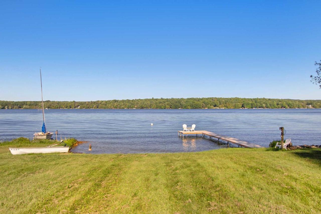 East Jordan Vacation Rental On Lake Charlevoix! Exterior photo