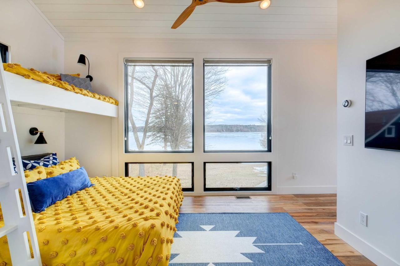 East Jordan Vacation Rental On Lake Charlevoix! Exterior photo