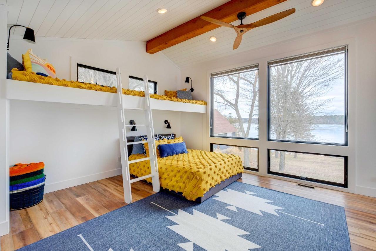 East Jordan Vacation Rental On Lake Charlevoix! Exterior photo